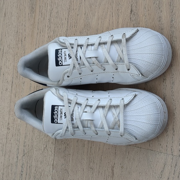 Adidas 2020 Superstan White/Navy Sneakers WM5/M4 - Picture 2 of 8